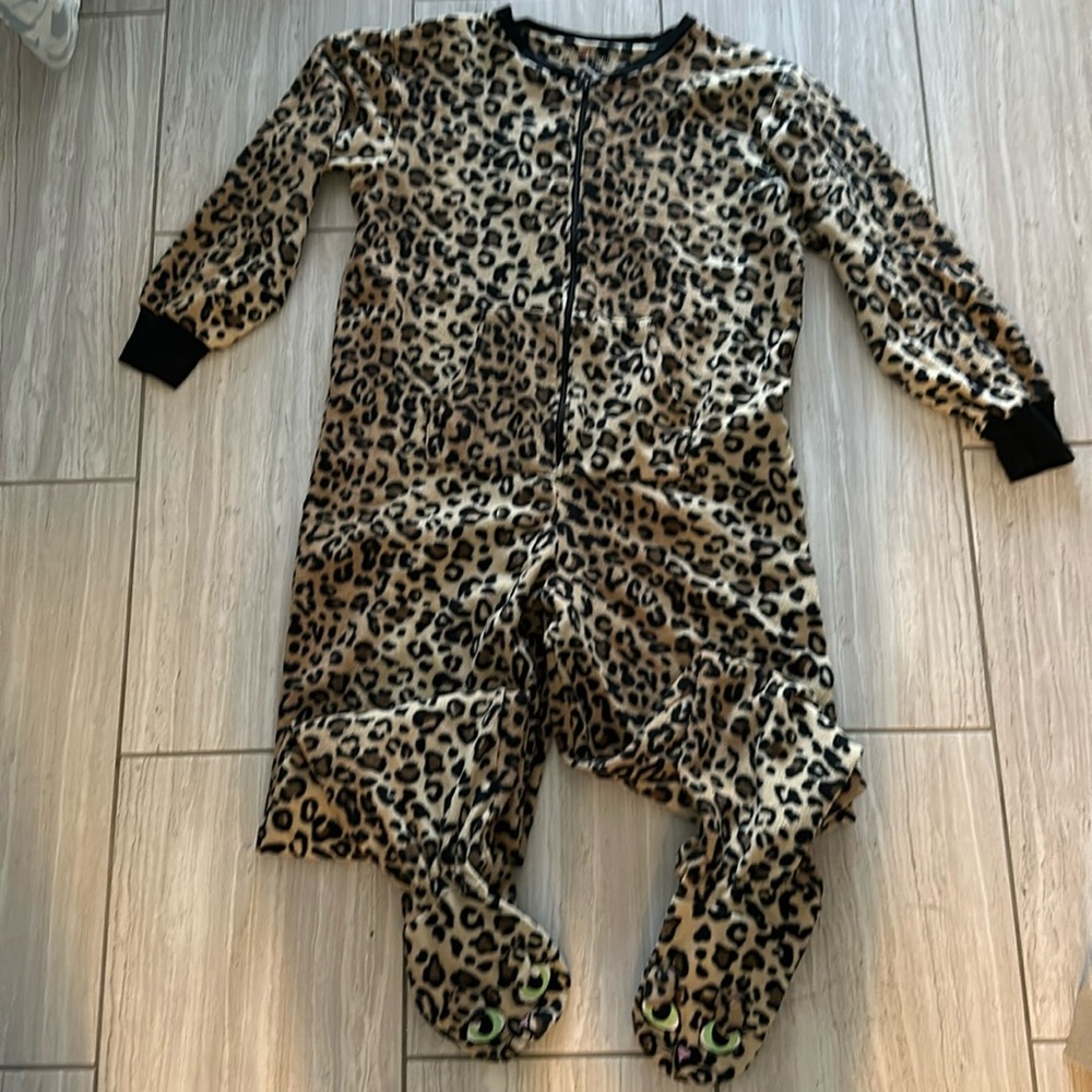 French Jenny one piece leopard print pajamas. Large 12/14